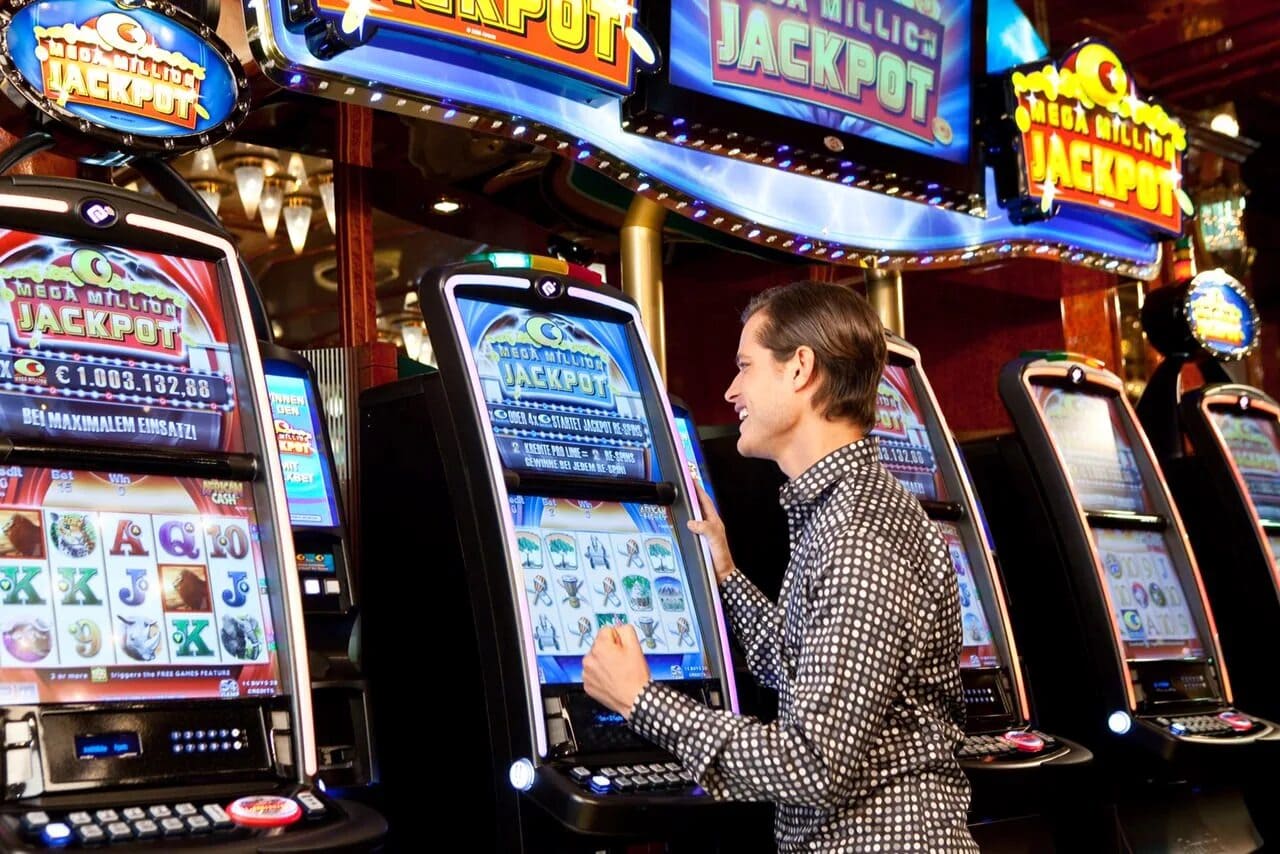 Automat do gry wyświetlający jackpot
